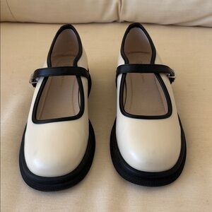 Women's Cream Mary Jane Shoes